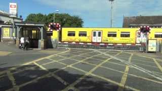 Birkdale Level Crossing [upl. by Hayse762]